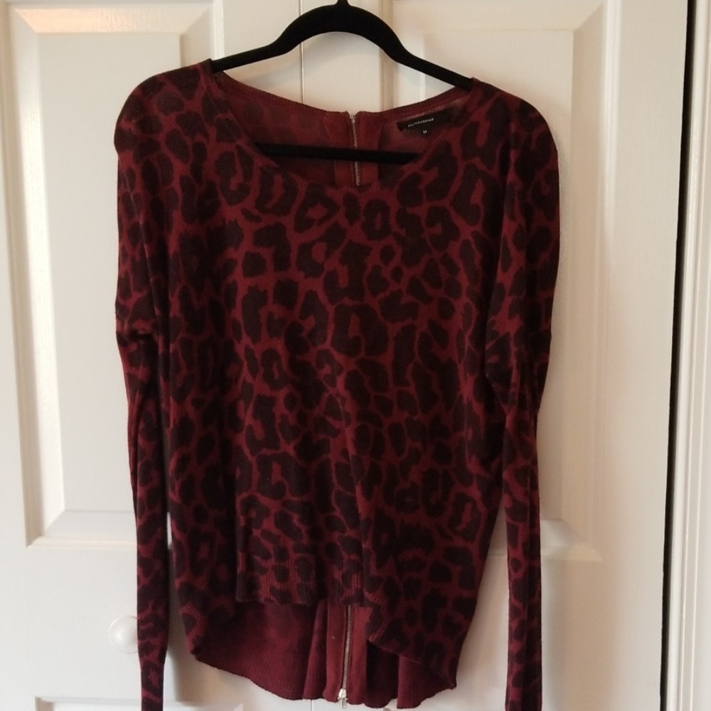 Leopard cranberry and black top